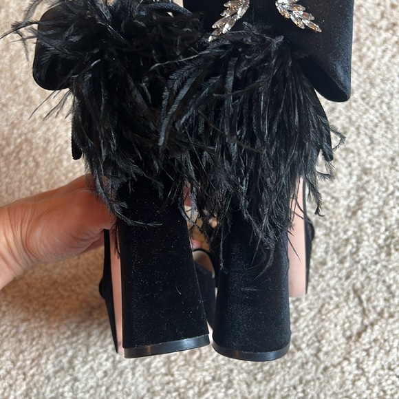 Antonio Melani Janie velvet platform dress sandal feathers size 6 black shoe - Picture 8 of 9
